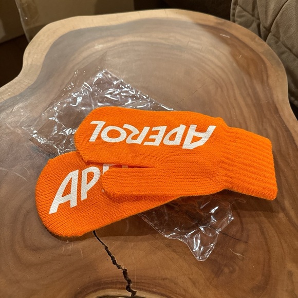 Aperol Orange Mittens - Picture 4 of 4